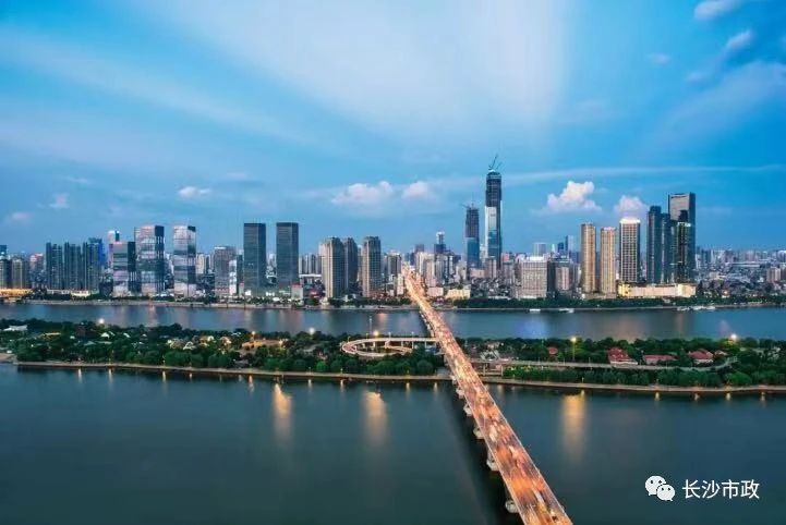 以城市，見未來；與城市，共成長